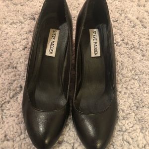 Steve Madden wedged pump size 7.5